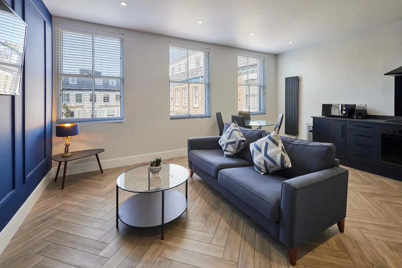 Host & Stay - Alma Square Apartments kontakter